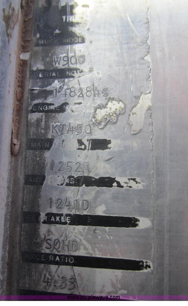 image for item B5700 1976 Kenworth W900 semi