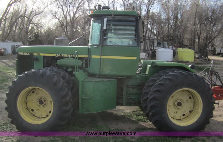 image for item B5738 1984 John Deere 8650 4WD tractor