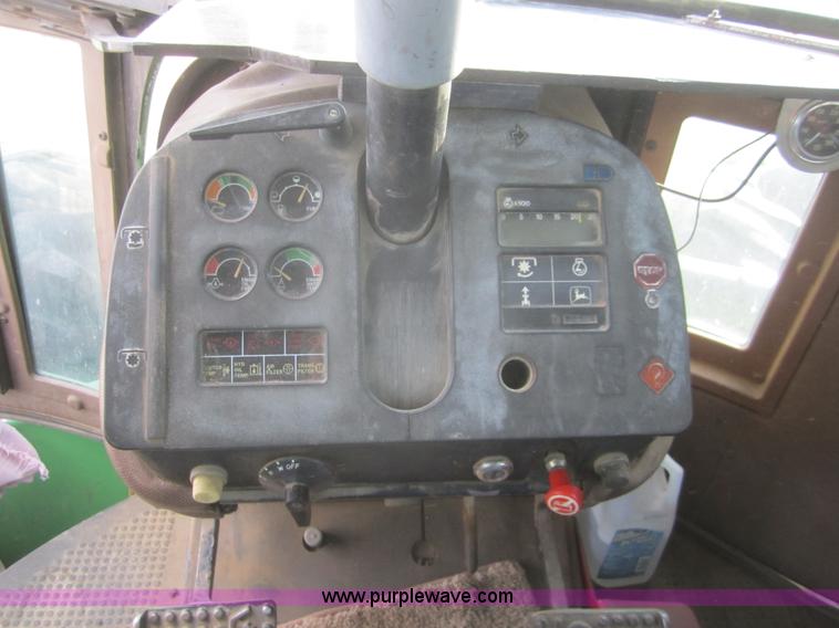 image for item B5738 1984 John Deere 8650 4WD tractor