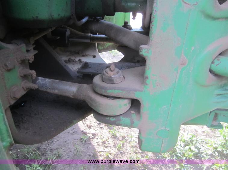 image for item B5738 1984 John Deere 8650 4WD tractor
