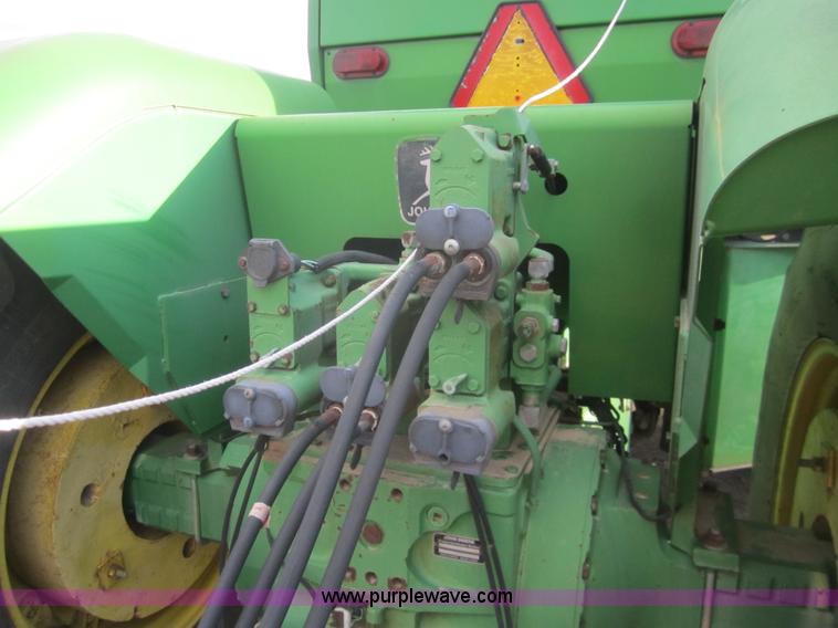 image for item B5738 1984 John Deere 8650 4WD tractor
