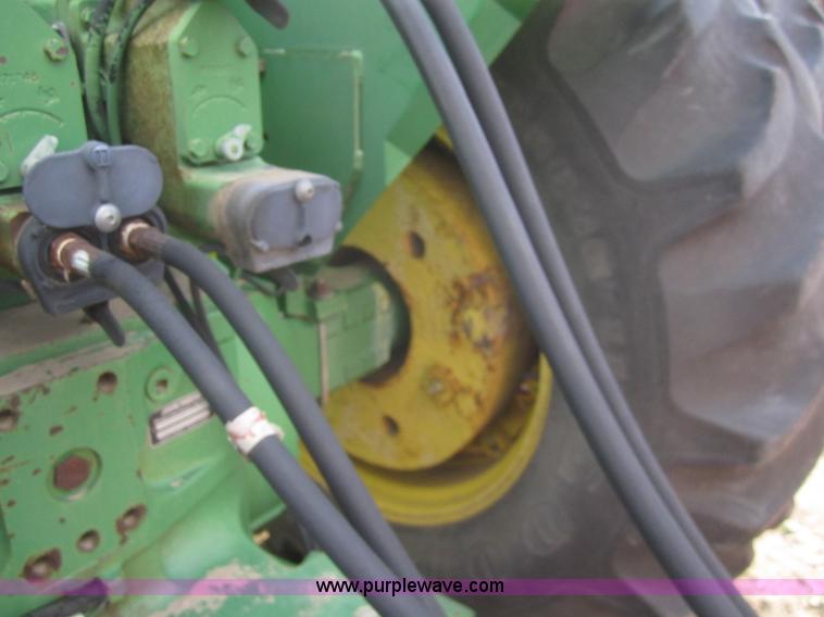 image for item B5738 1984 John Deere 8650 4WD tractor