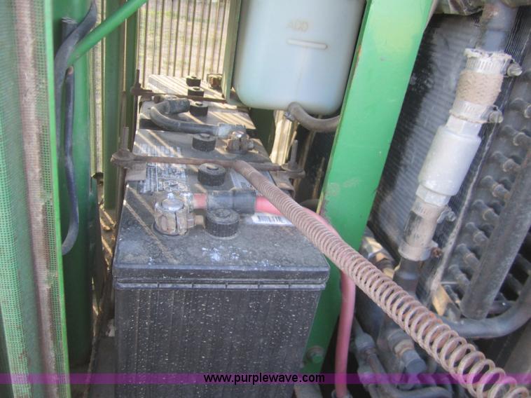 image for item B5738 1984 John Deere 8650 4WD tractor