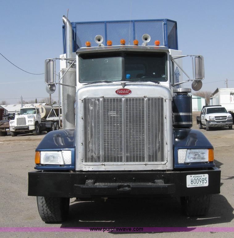 image for item B5743 1988 Peterbilt 377 silage truck