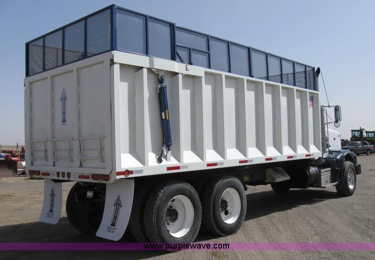 image for item B5743 1988 Peterbilt 377 silage truck