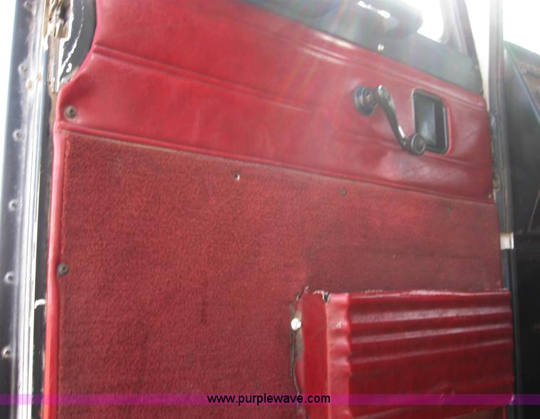 image for item B5743 1988 Peterbilt 377 silage truck