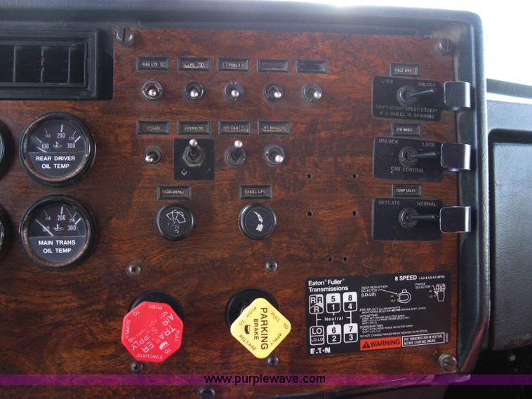 image for item B5743 1988 Peterbilt 377 silage truck