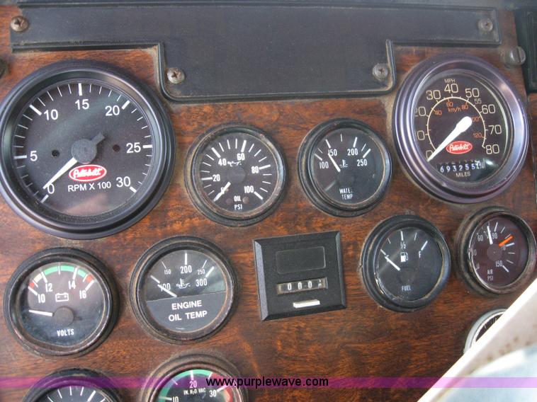 image for item B5743 1988 Peterbilt 377 silage truck