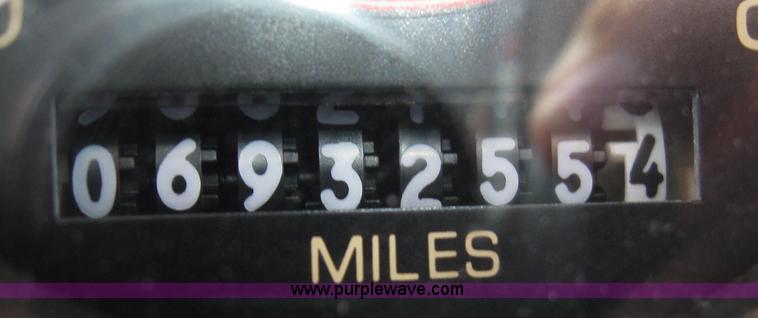 image for item B5743 1988 Peterbilt 377 silage truck