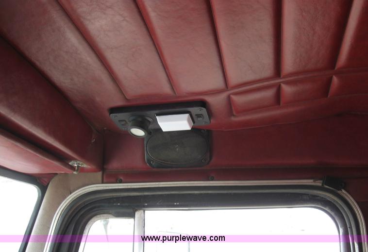 image for item B5743 1988 Peterbilt 377 silage truck