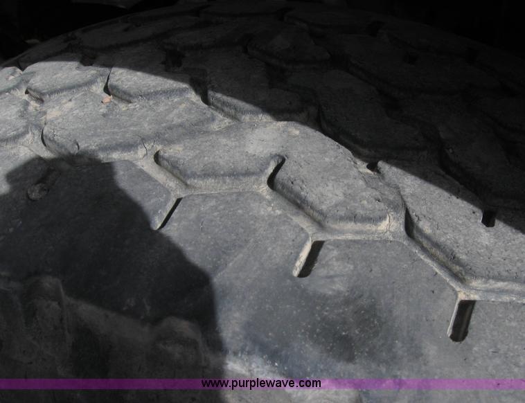 image for item B5743 1988 Peterbilt 377 silage truck