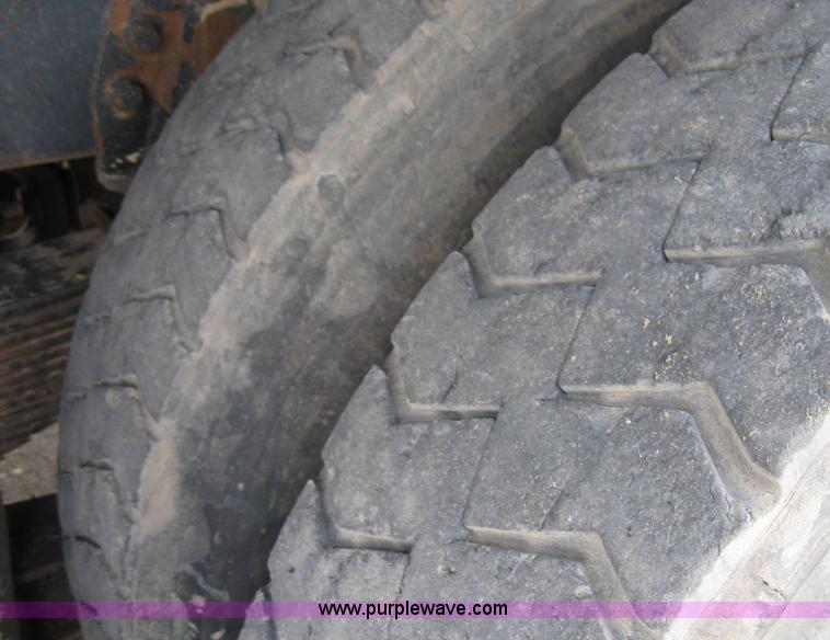 image for item B5743 1988 Peterbilt 377 silage truck