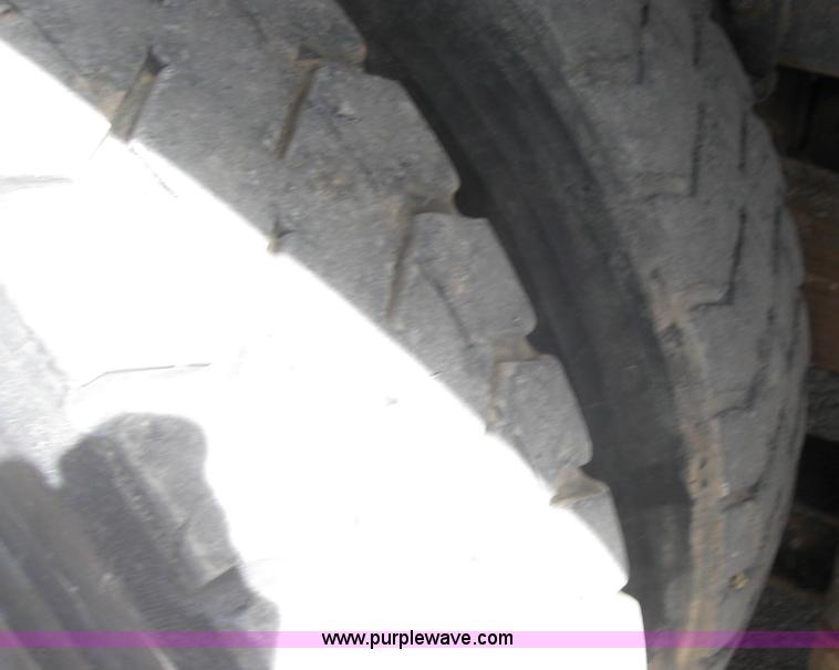 image for item B5743 1988 Peterbilt 377 silage truck