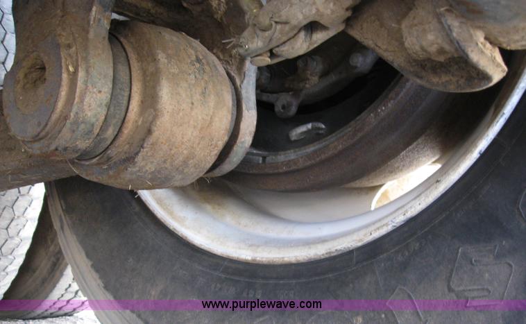 image for item B5743 1988 Peterbilt 377 silage truck