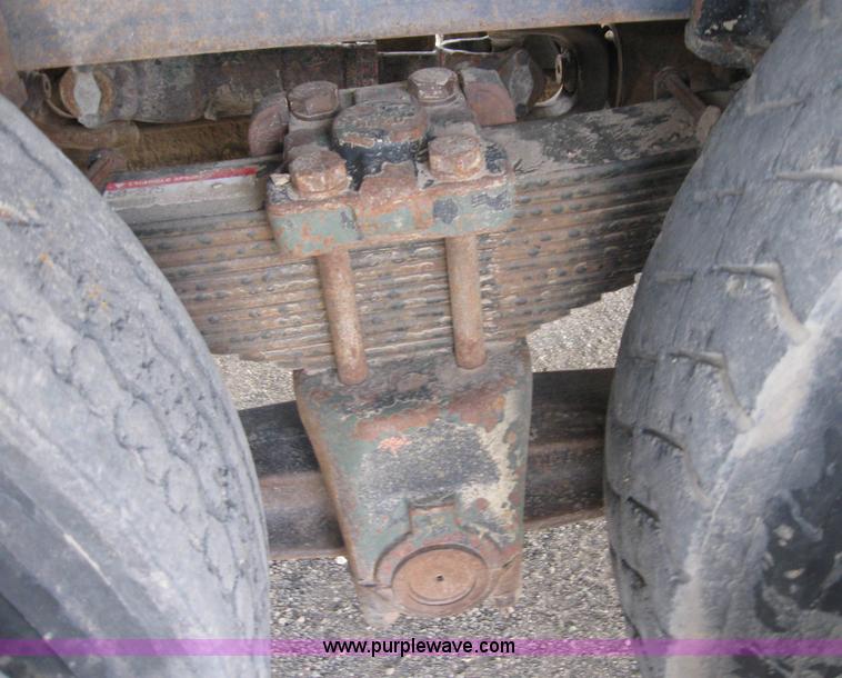 image for item B5743 1988 Peterbilt 377 silage truck