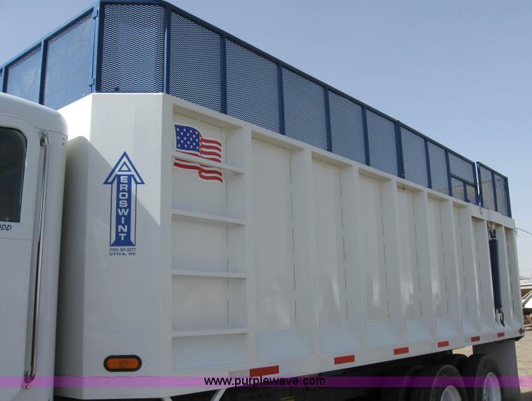 image for item B5743 1988 Peterbilt 377 silage truck