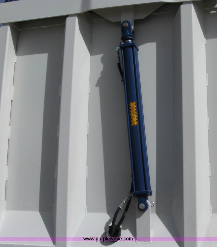 image for item B5743 1988 Peterbilt 377 silage truck