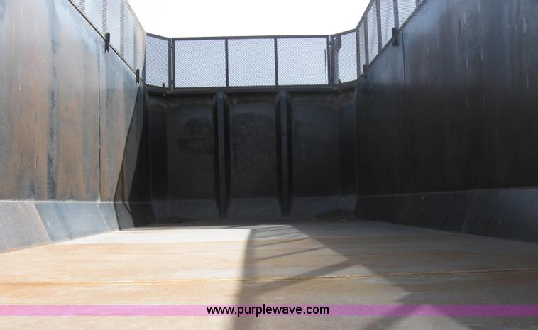 image for item B5743 1988 Peterbilt 377 silage truck