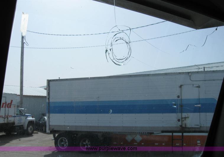 image for item B5743 1988 Peterbilt 377 silage truck