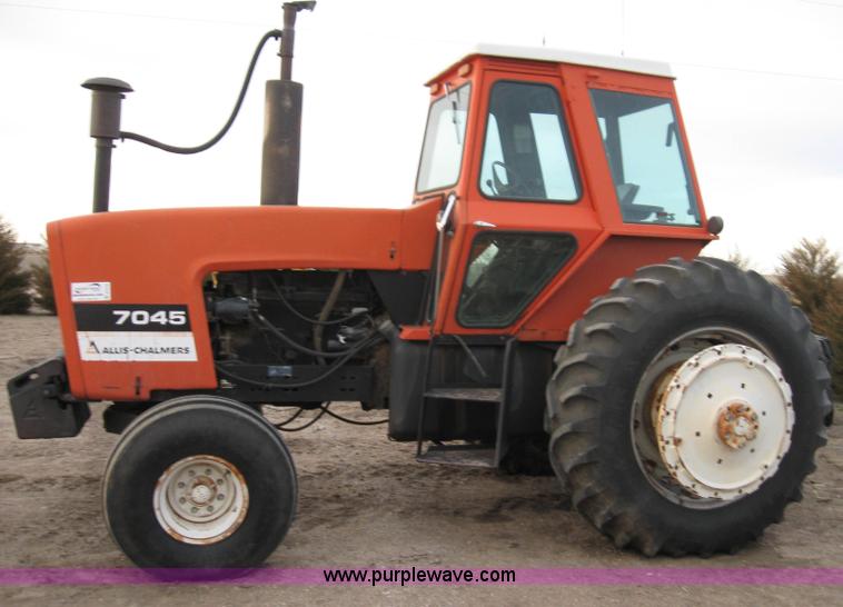 image for item B5746 Allis-Chalmers 7045 tractor