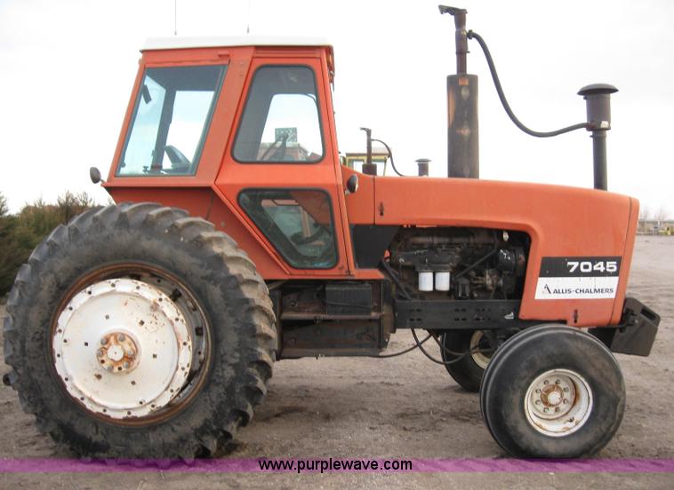 image for item B5746 Allis-Chalmers 7045 tractor