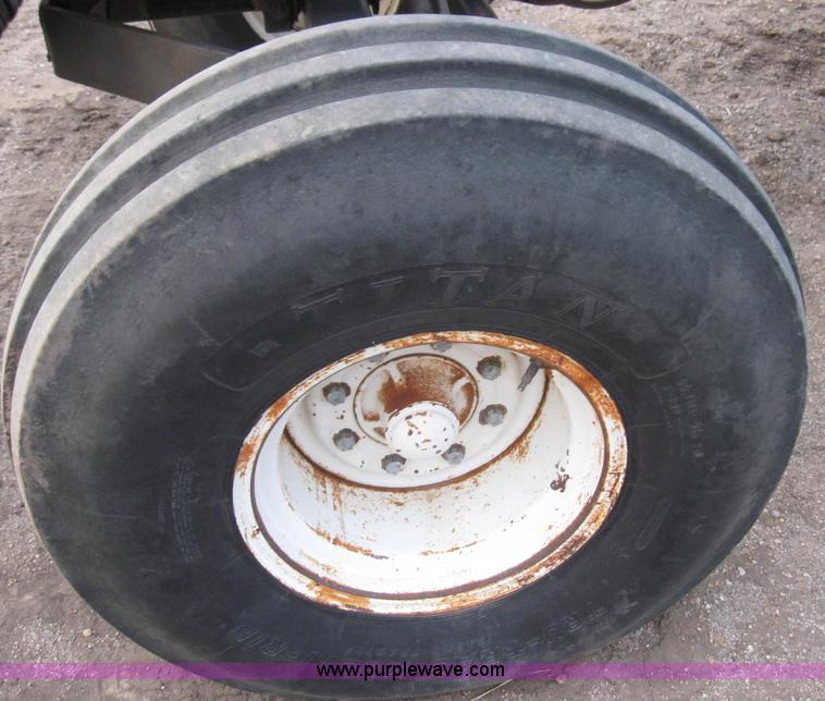 image for item B5746 Allis-Chalmers 7045 tractor