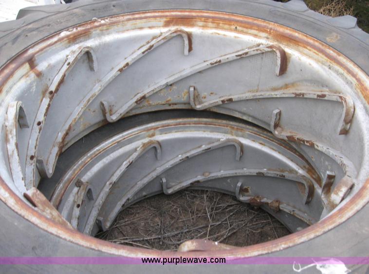 image for item B5746 Allis-Chalmers 7045 tractor