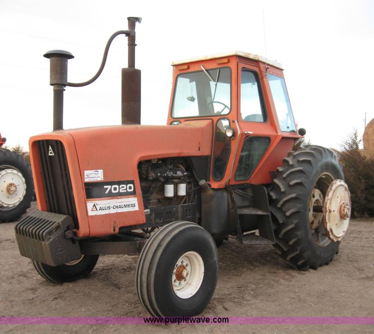 image for item B5747 Allis-Chalmers 7020 tractor