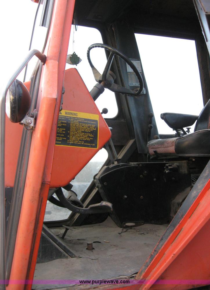 image for item B5747 Allis-Chalmers 7020 tractor