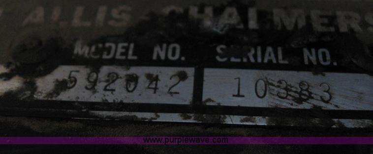 image for item B5747 Allis-Chalmers 7020 tractor