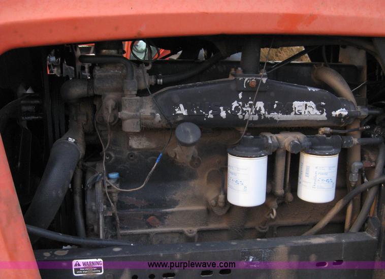 image for item B5747 Allis-Chalmers 7020 tractor