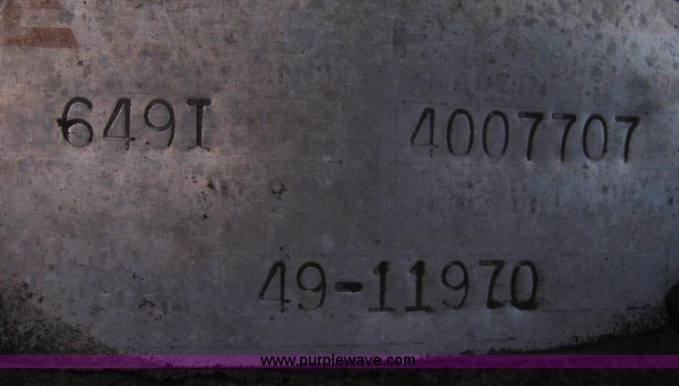 image for item B5747 Allis-Chalmers 7020 tractor