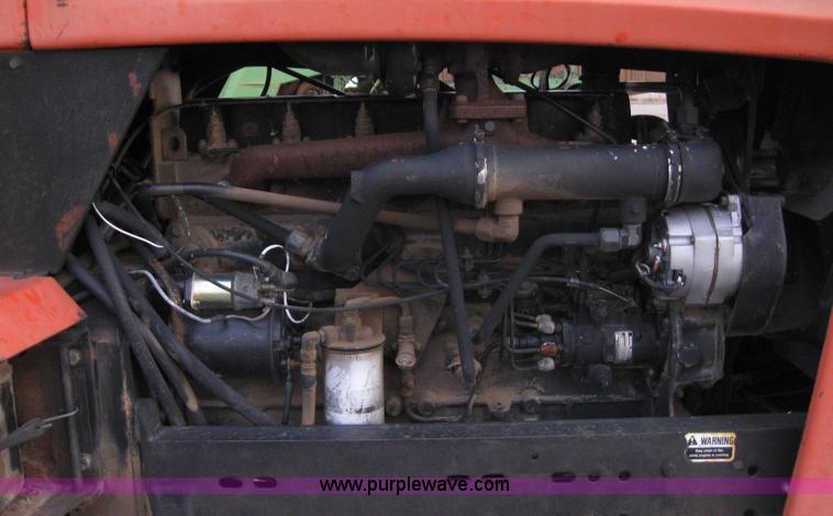 image for item B5747 Allis-Chalmers 7020 tractor