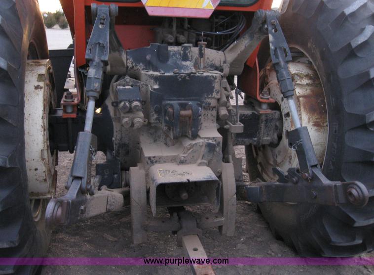 image for item B5747 Allis-Chalmers 7020 tractor