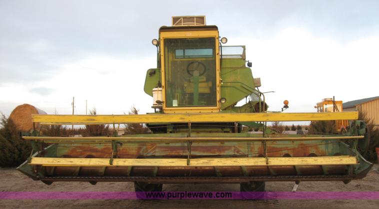 image for item B5748 John Deere 95 combine