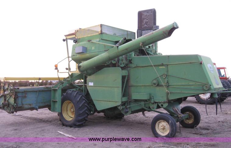 image for item B5748 John Deere 95 combine