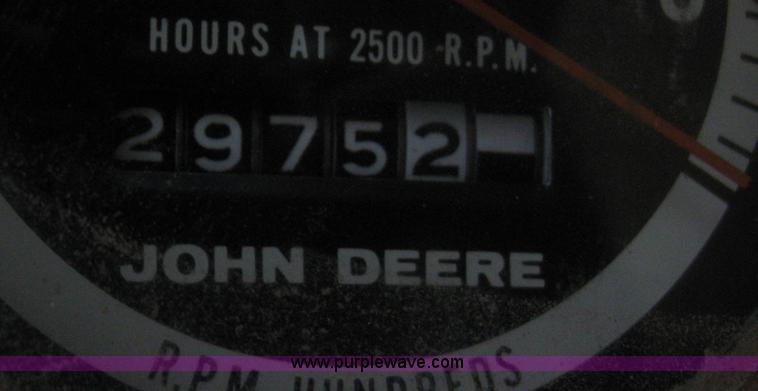 image for item B5748 John Deere 95 combine