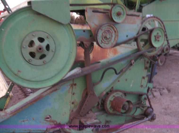 image for item B5748 John Deere 95 combine