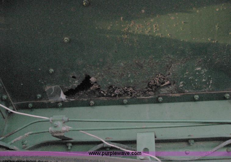 image for item B5748 John Deere 95 combine