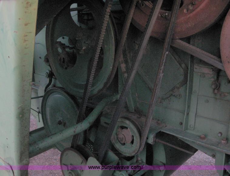 image for item B5748 John Deere 95 combine