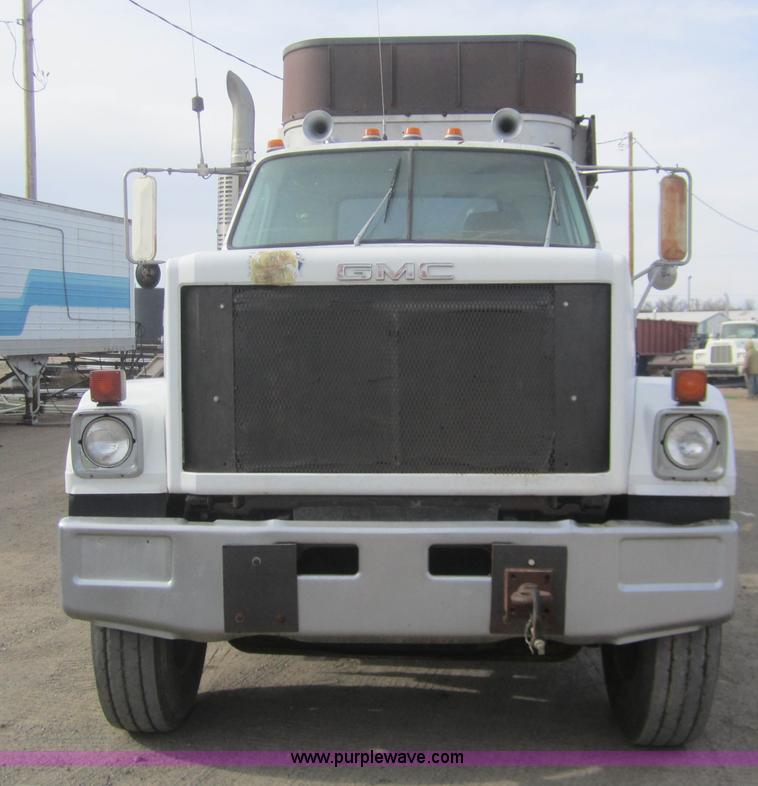 image for item B5762 1980 GMC Brigadier semi