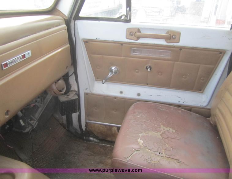 image for item B5762 1980 GMC Brigadier semi