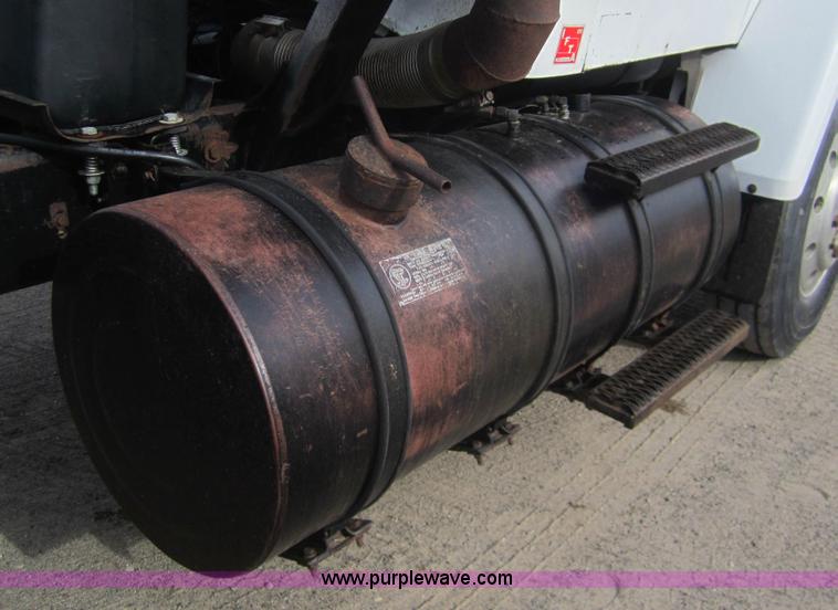 image for item B5762 1980 GMC Brigadier semi