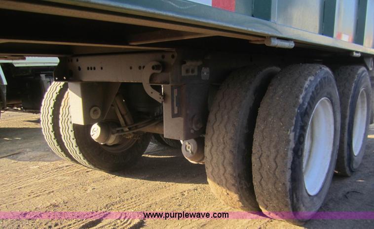 image for item B5764 2005 Aeroswint Side Chuter 35' side dump silage trailer