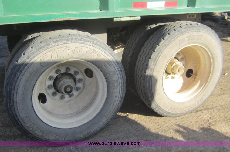 image for item B5764 2005 Aeroswint Side Chuter 35' side dump silage trailer