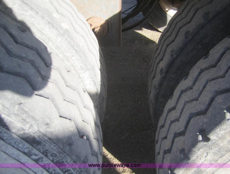 image for item B5764 2005 Aeroswint Side Chuter 35' side dump silage trailer