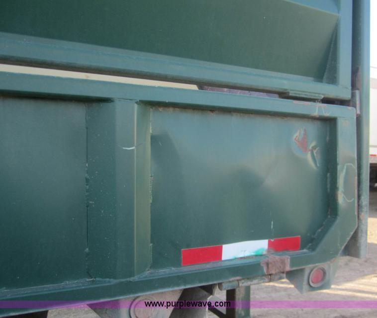 image for item B5764 2005 Aeroswint Side Chuter 35' side dump silage trailer