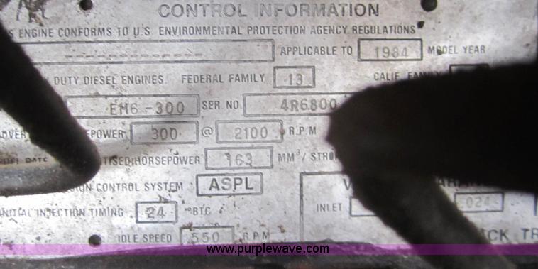 image for item B5765 1985 Mack R686ST semi