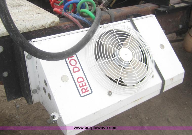 image for item B5765 1985 Mack R686ST semi