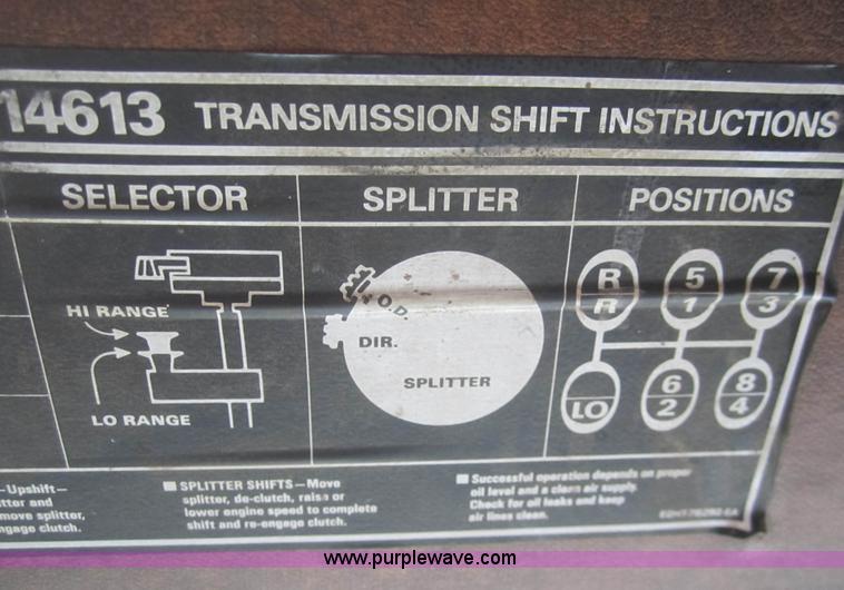 image for item B5766 1983 Ford LT9000 semi